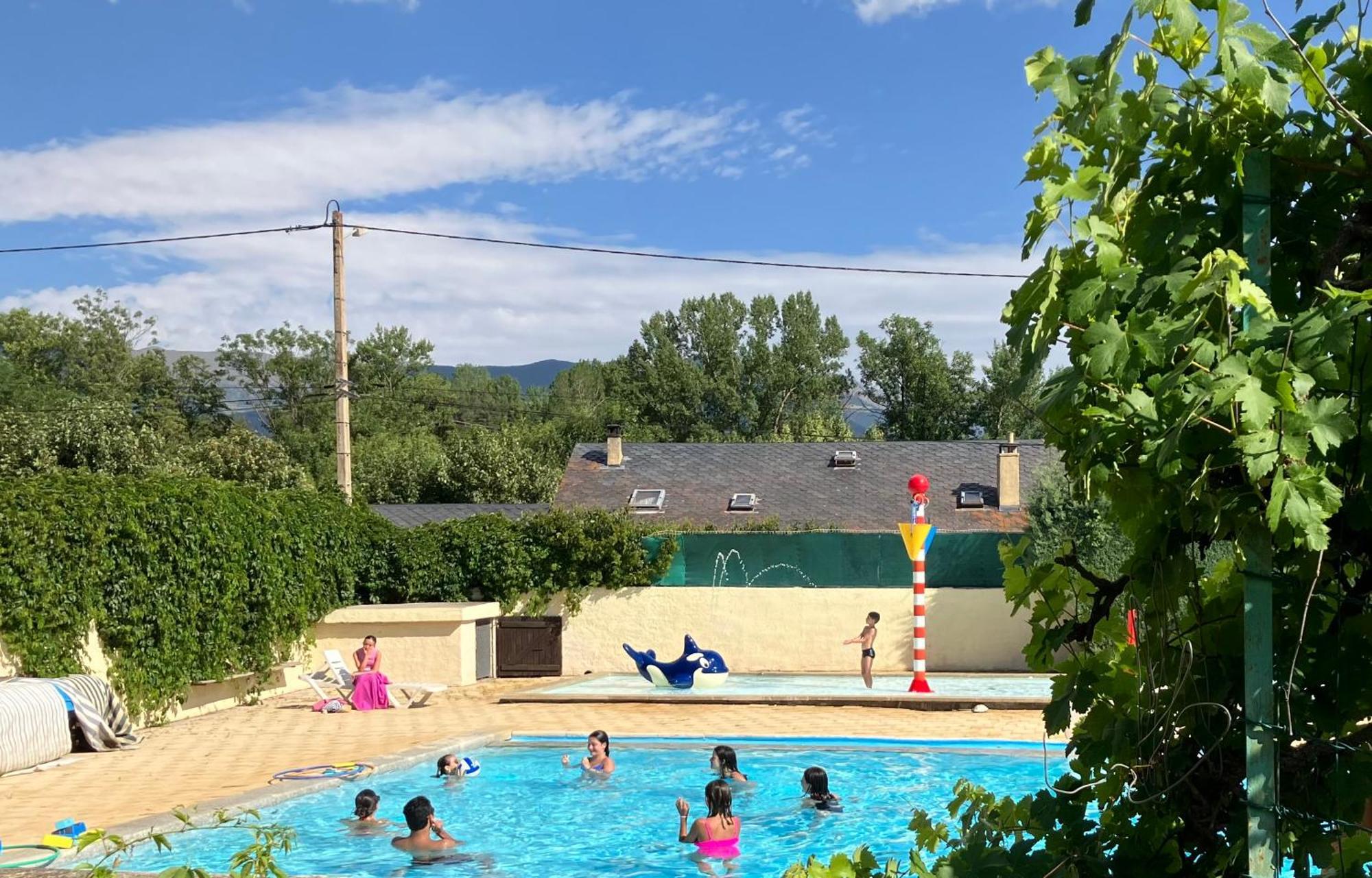Camping L'Enclave Mobil-Home Estavar Zewnętrze zdjęcie