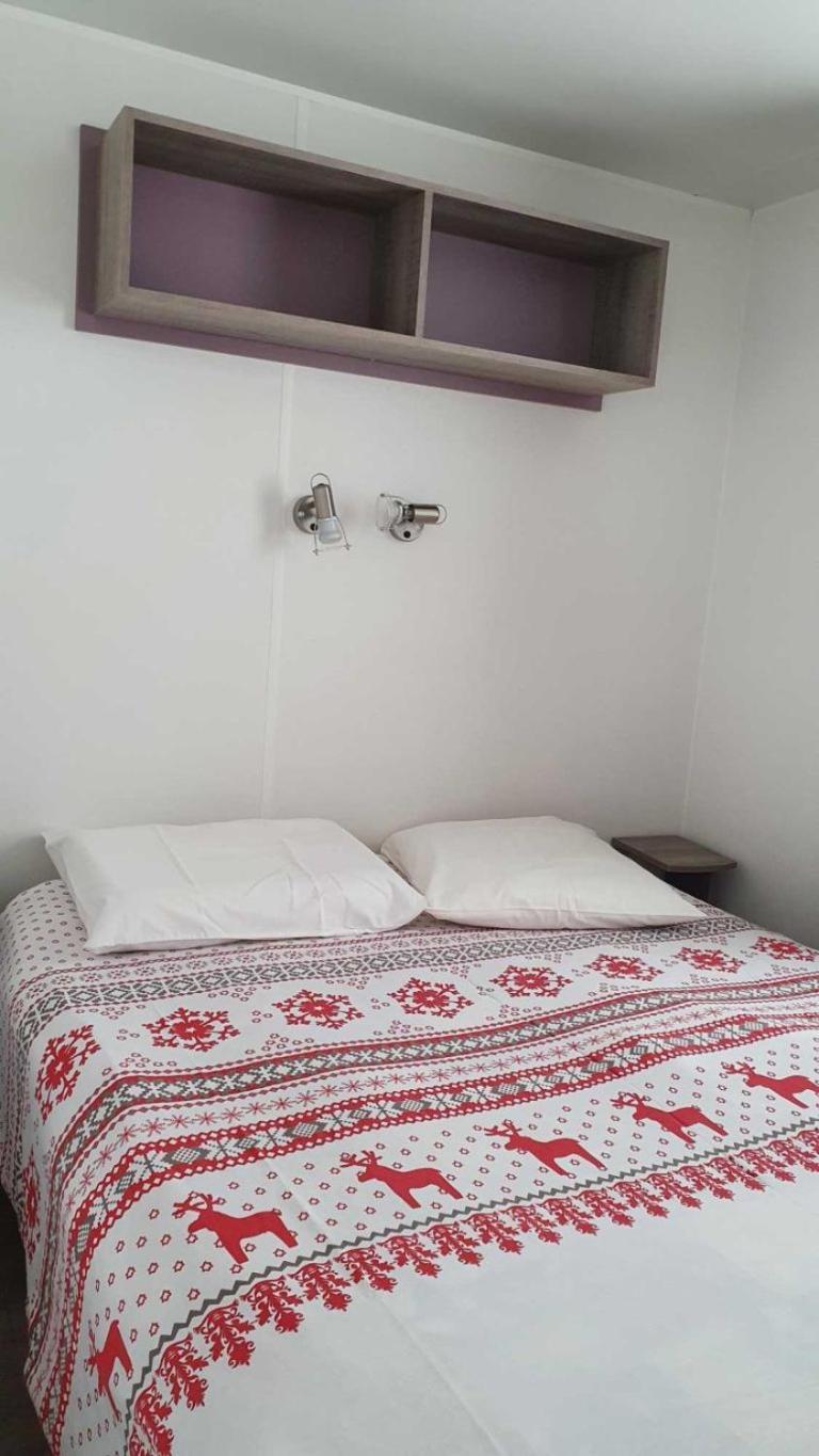 Camping L'Enclave Mobil-Home Estavar Zewnętrze zdjęcie