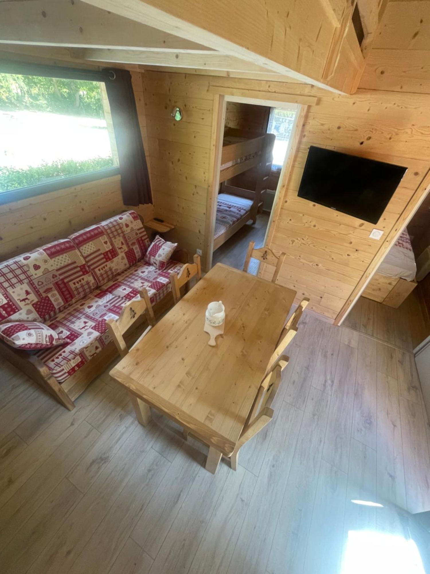 Camping L'Enclave Mobil-Home Estavar Zewnętrze zdjęcie