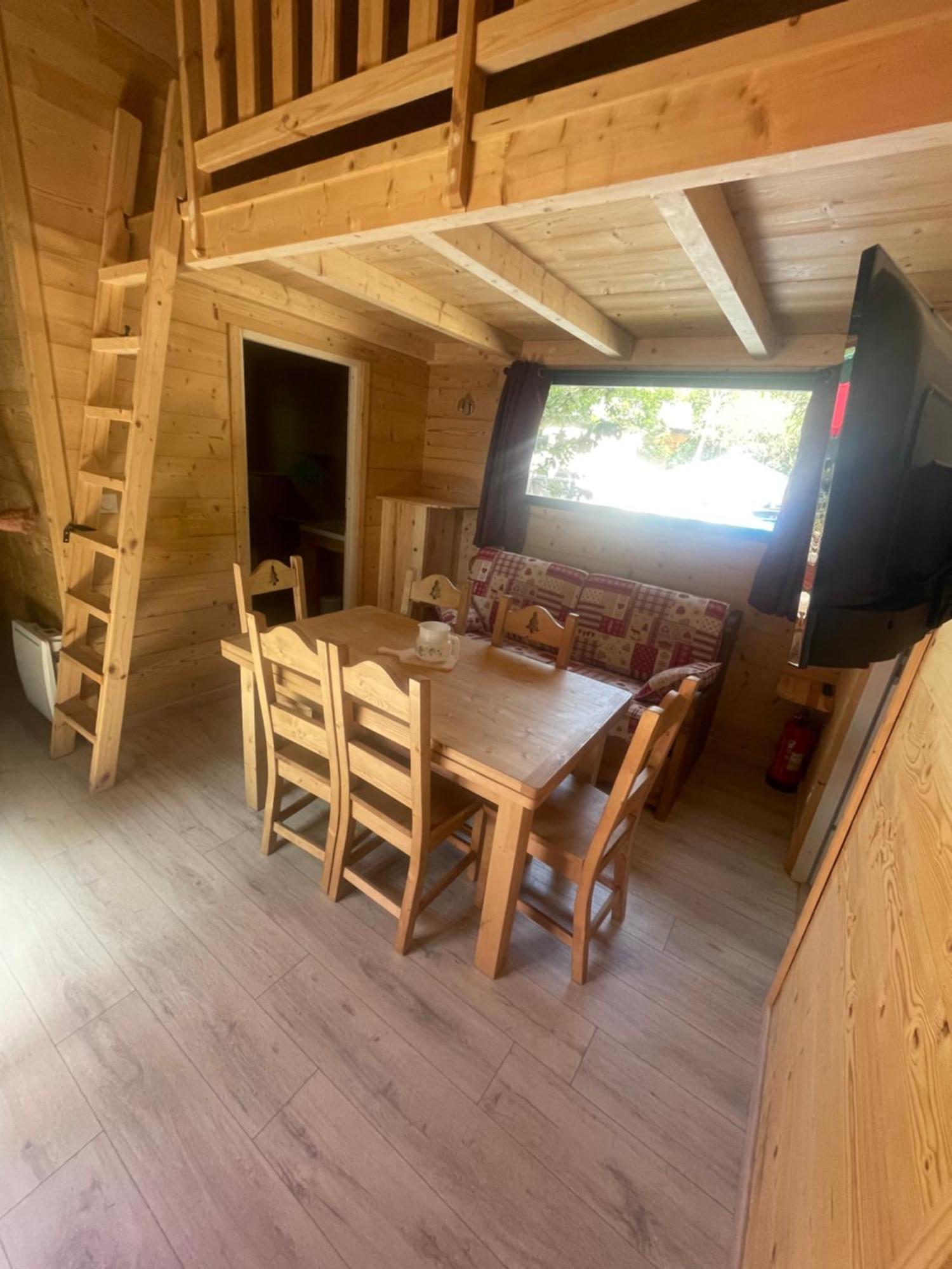 Camping L'Enclave Mobil-Home Estavar Zewnętrze zdjęcie