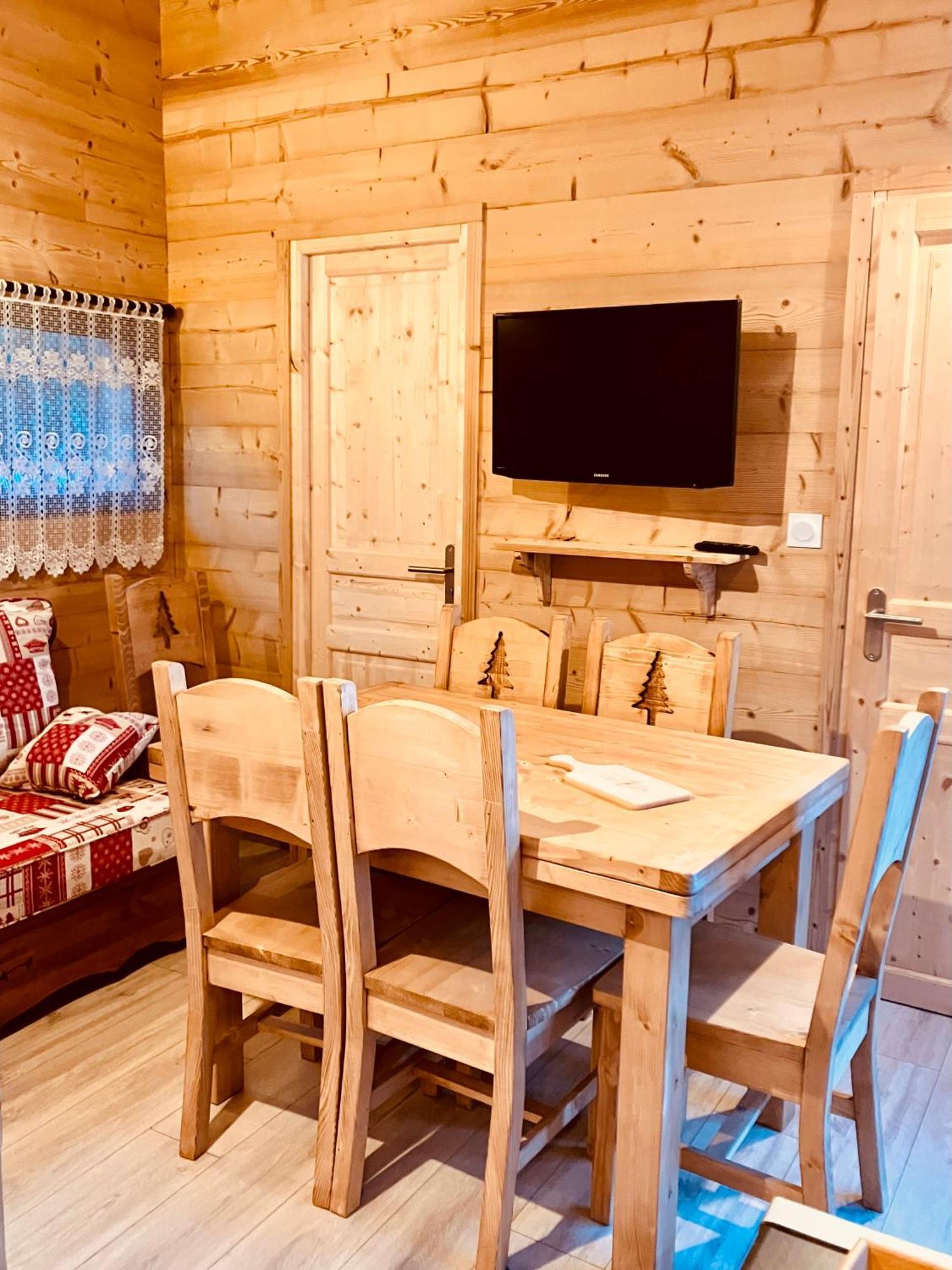 Camping L'Enclave Mobil-Home Estavar Zewnętrze zdjęcie