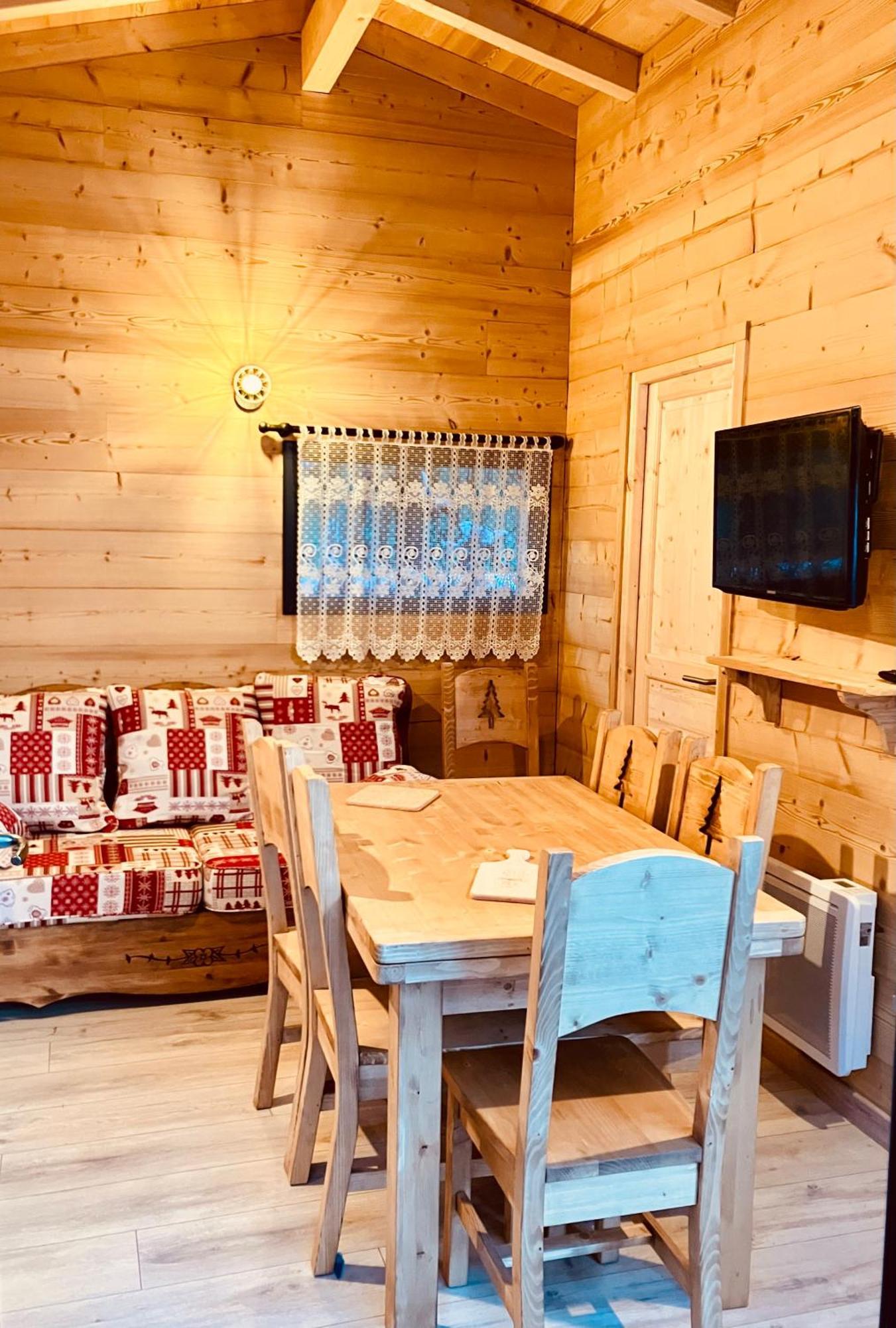 Camping L'Enclave Mobil-Home Estavar Zewnętrze zdjęcie